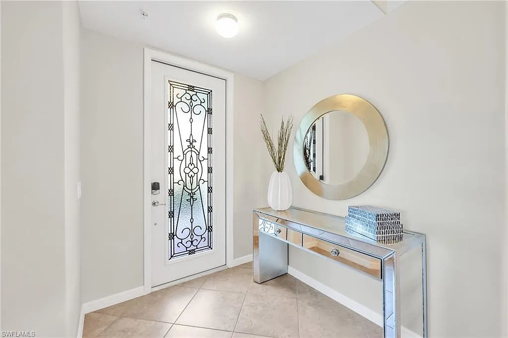 3 bed, 2.0 bath, 1883 sqft, $6,000 — Photo 3