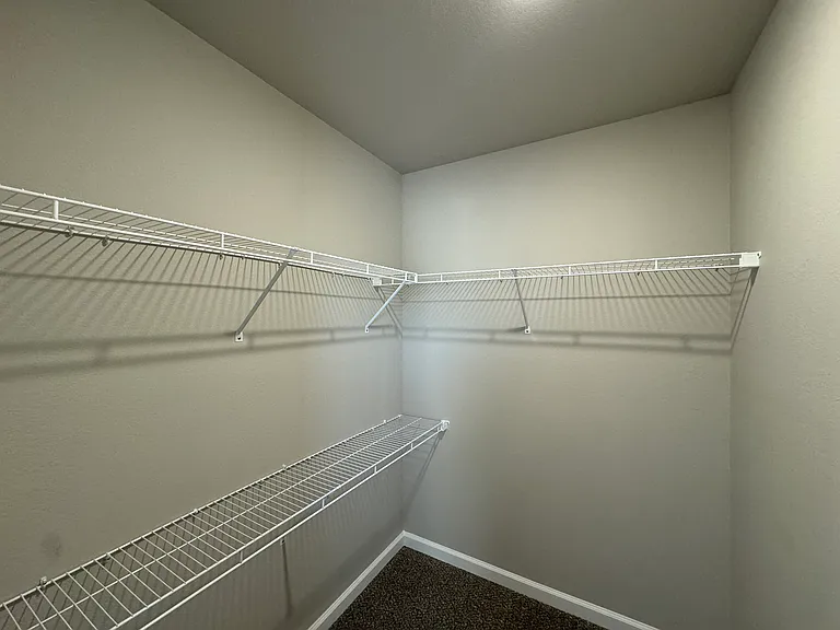 Creekside Apartments — Photo 74