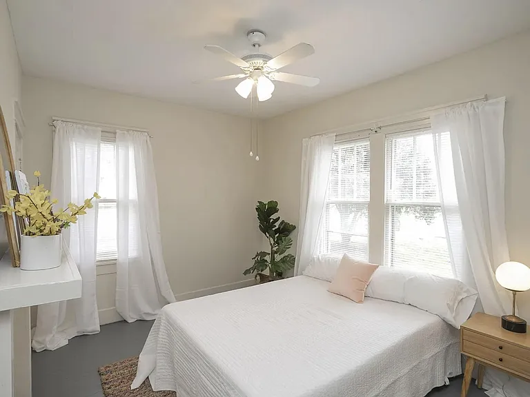 327 Vivelle Ave #A — Photo 7