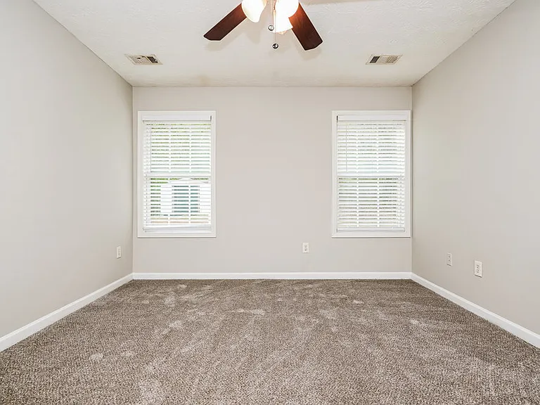 120 Sampson Ct — Photo 8
