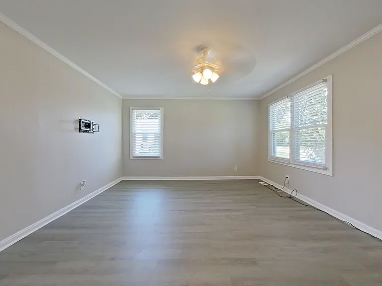 215 Fairview St — Photo 15