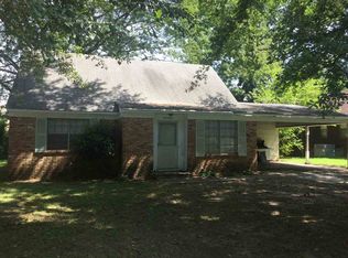 17 Kemmons Dr, Jackson, TN 38305