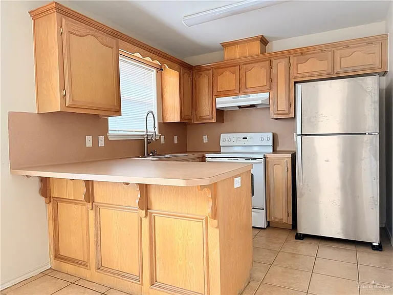 2113 W Carlos Dr — Photo 5