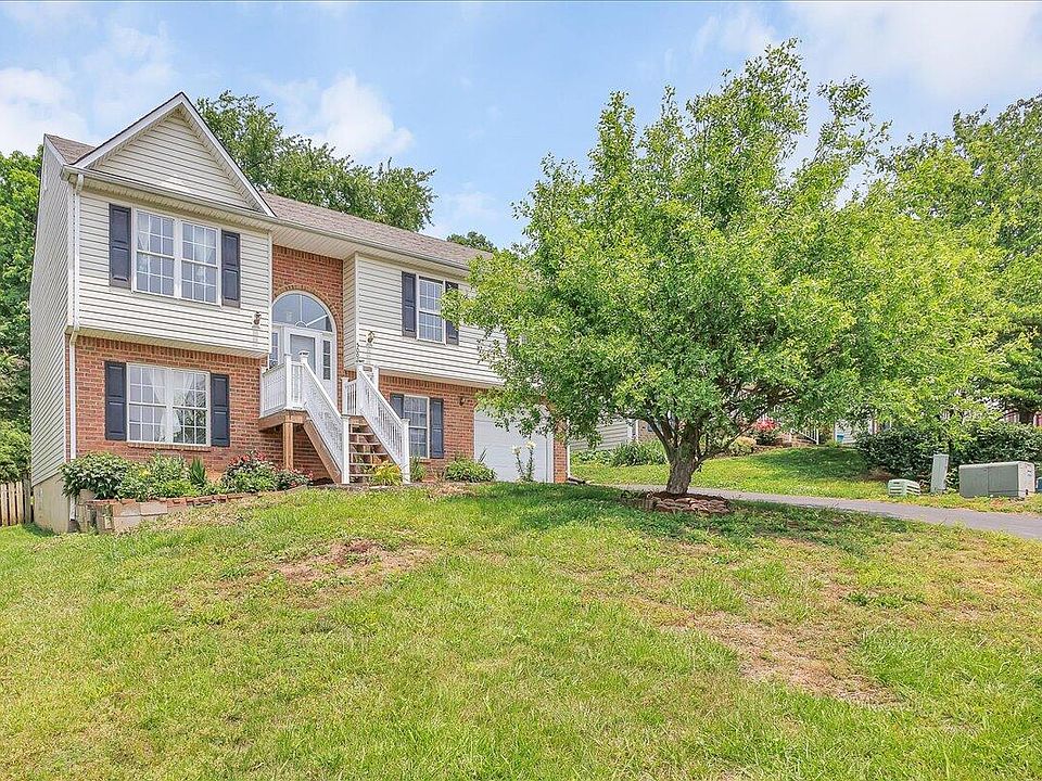 1st image of 5007 Meadow Crossing Ln NE