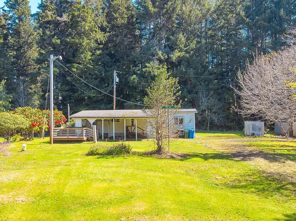 1752 SE Hall Ct, Waldport, OR 97394