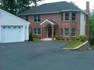 5 Palm Rd, Salem, NH 03079