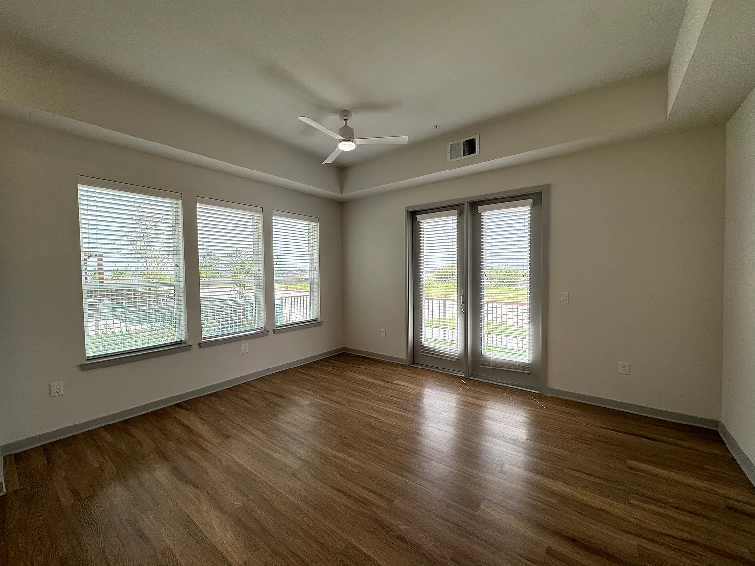 2 bed, 1165 sqft, $1,699 — Photo 2