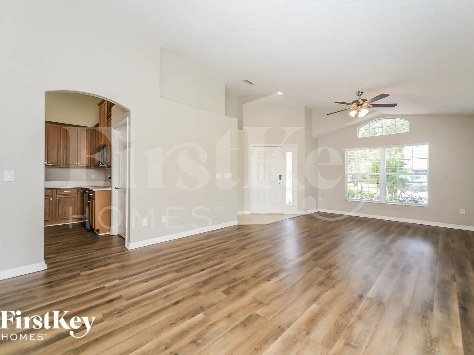3 bed, 2.0 bath, 1695 sqft, $1,975 — Photo 3