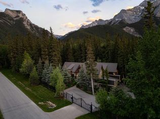 9 Mountaineer Close, Bighorn No. 8, AB T1W 2W3