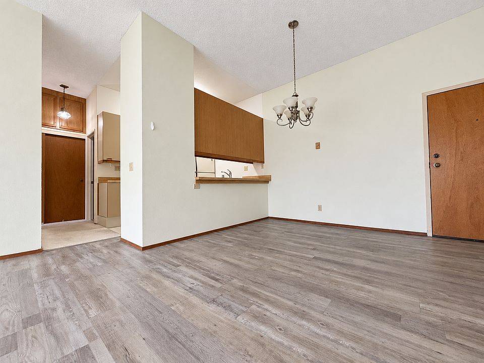 1st image of 8328 Regents Rd Unit 2I