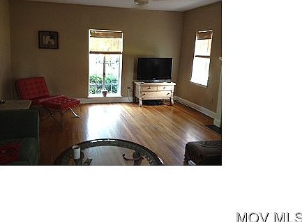 5th image of 2406 Elm St