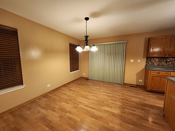 4th image of 1792 Arlington Ln