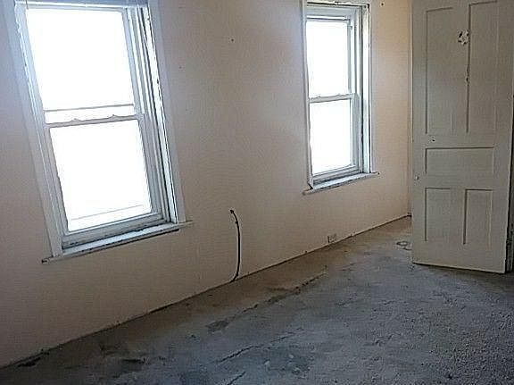 2nd image of 119 Chester Ave