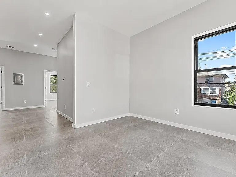1268 E 92nd St #2A — Photo 3