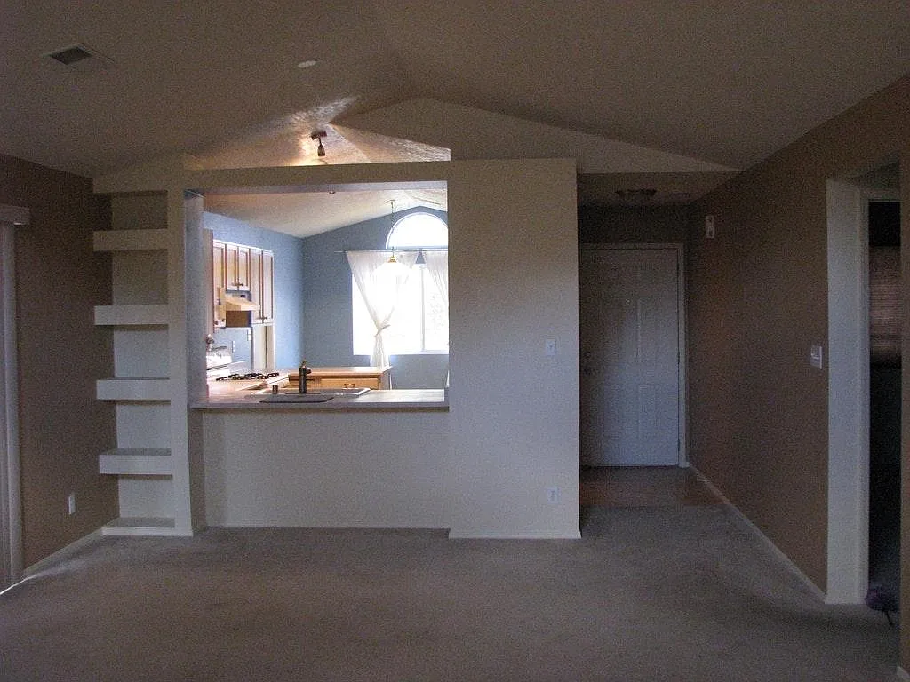 4809 Aubry Hills Drive NE — Photo 2