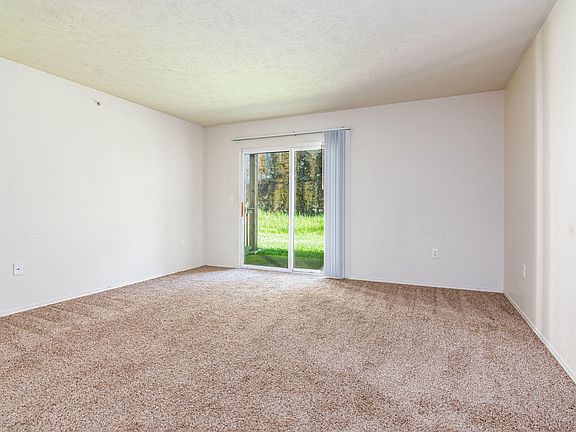 2nd image of 2903 Vineyards Pkwy APT 2