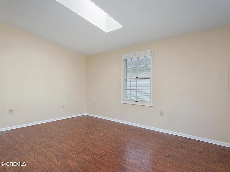16 Pine Tree Ln — Photo 6