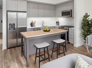 5600 Meadows Rd #1B-1BA-563SQFT, Lake Oswego, OR 97035