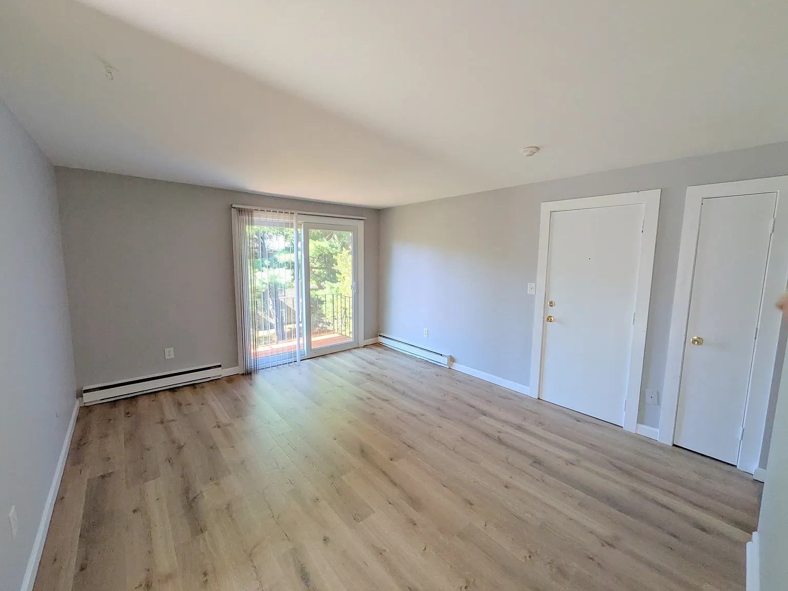2 bed, 850 sqft, $1,800 — Photo 1