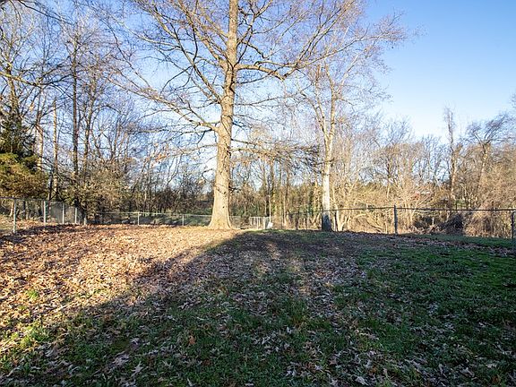 3rd image of 7970 Hanson Rd