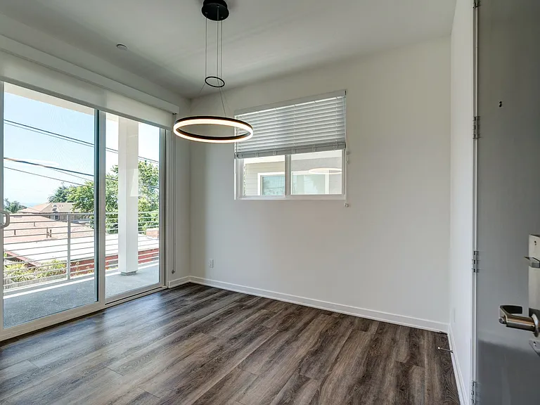 1276 E Santa Clara St — Photo 5