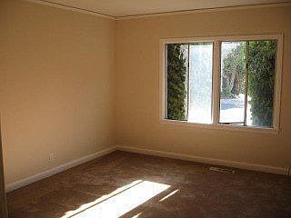 5th image of 1091 Sullivan Ave