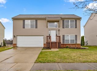 7366 Maplelawn Dr, Ypsilanti, MI 48197