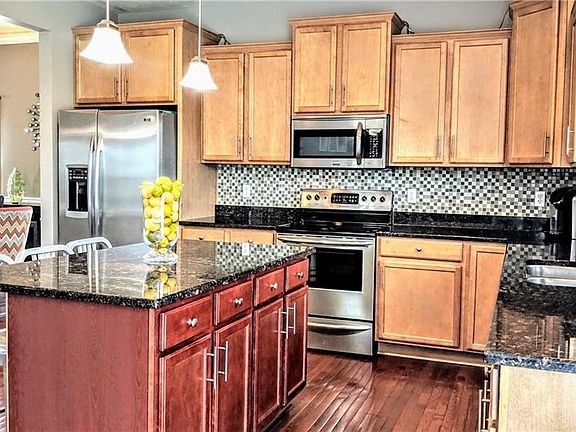 5th image of 8175 Baythorne Dr #64