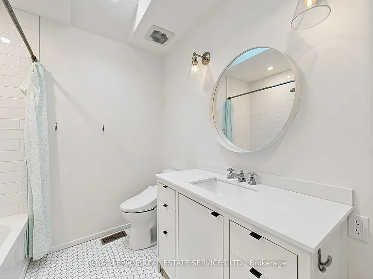 255 Oakwood Cres — Photo 30