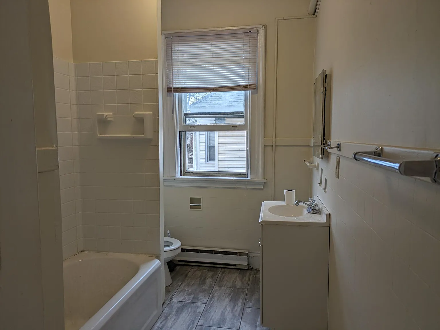 1 bed, $1,200 — Photo 2
