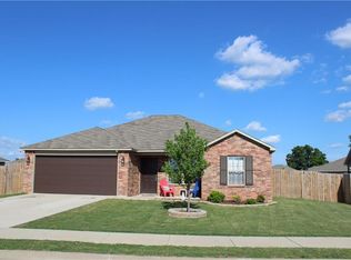 1441 Forest Dr, Centerton, AR 72719