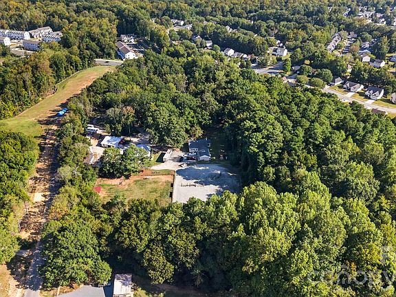 5th image of 8731 Faires Rd