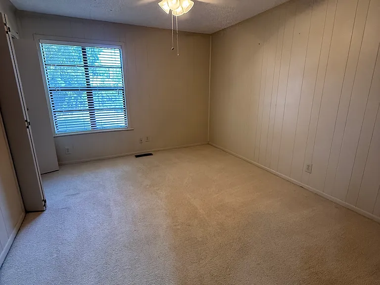2303 S Memorial Dr — Photo 13