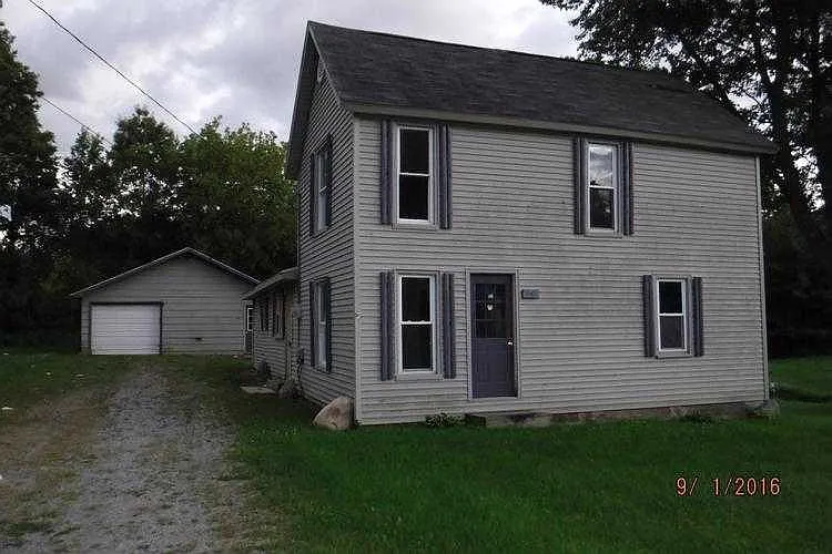 158 W Pine St photo 1