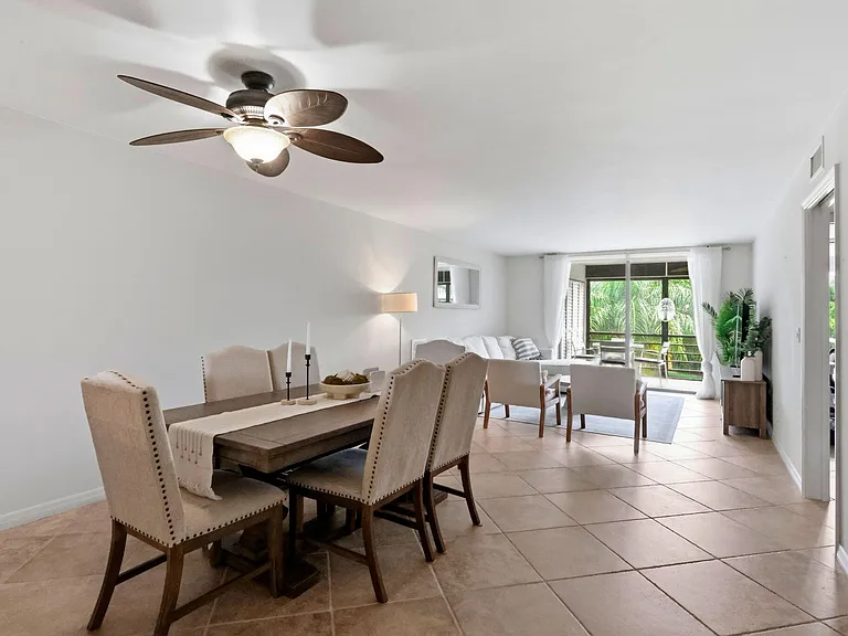 555 Banyan Tree Ln E #410 — Photo 9