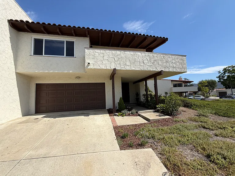 914 Dunbar Ln — Photo 1