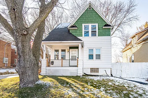 2615 N Wauwatosa Ave Photo 1