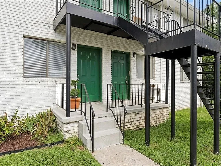 696 Hill St #6 — Photo 1