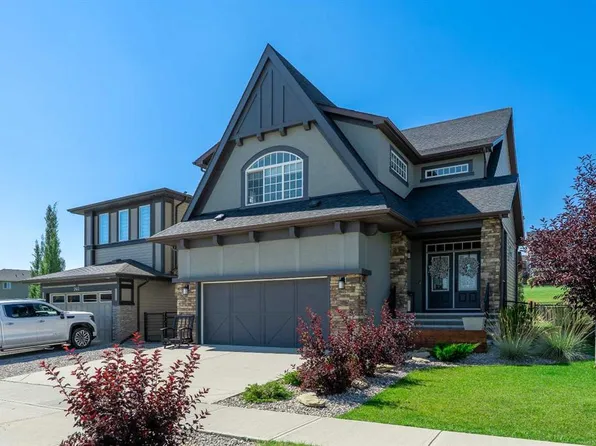 236 E Hillcrest Dr SW, Airdrie, AB T4B 4C5
