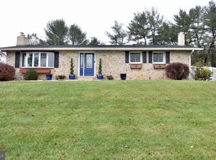 829 Hollow Rd, Phoenixville, PA 19460