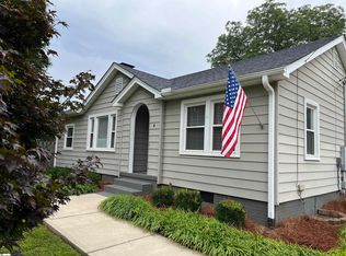 8 Linnet Dr, Greenville, SC 29609