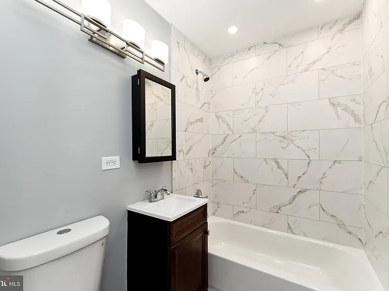 212 G St SW #212 — Photo 13
