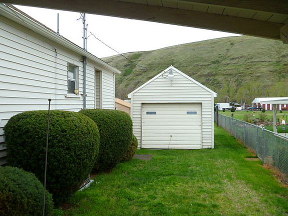 4th image of 1530 S 4th St