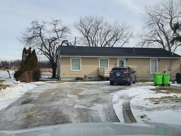 32525 Sutton Rd, Chesterfield, MI 48047