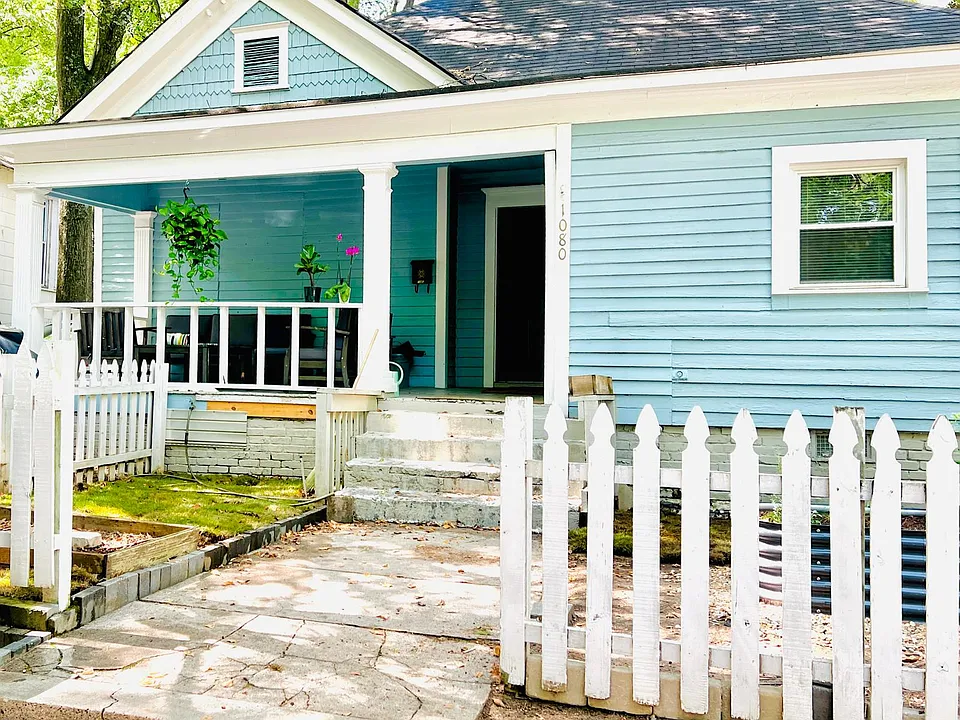 1080 Curran St NW