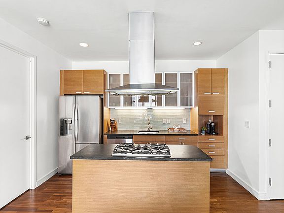 3rd image of 552 W 43rd St APT 3A
