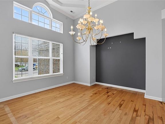 4th image of 1327 Laurel Ridge Ln