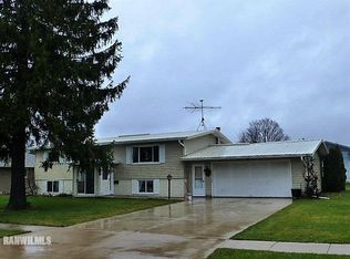 111 Elm St, Lena, IL 61048