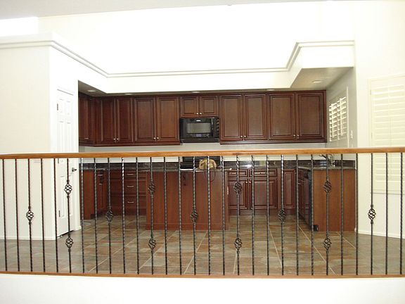 3rd image of 29660 W Fairmount Ave