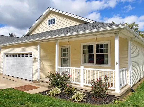 128 Springlake Ave, Hillsboro, OH 45133